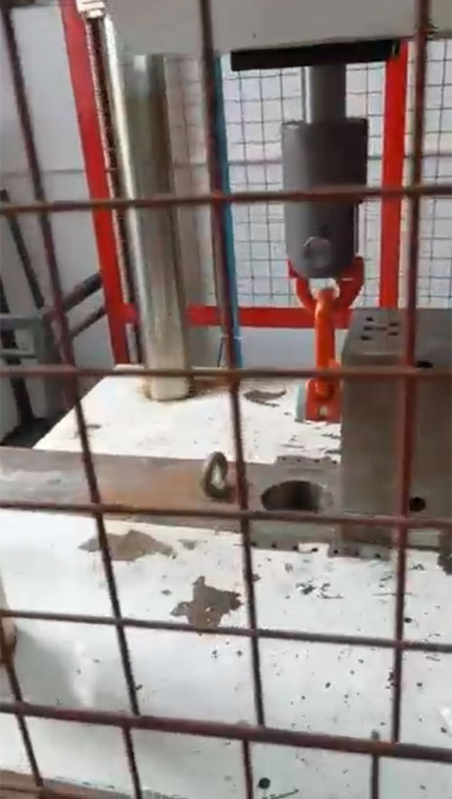 CX-M30 4x side tension test